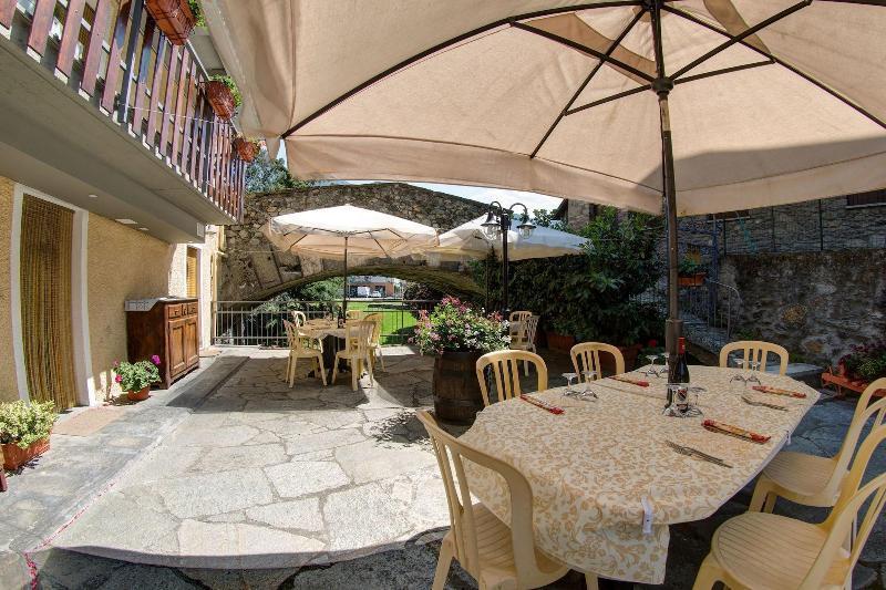 Hotel Cecchin Аоста Екстер'єр фото