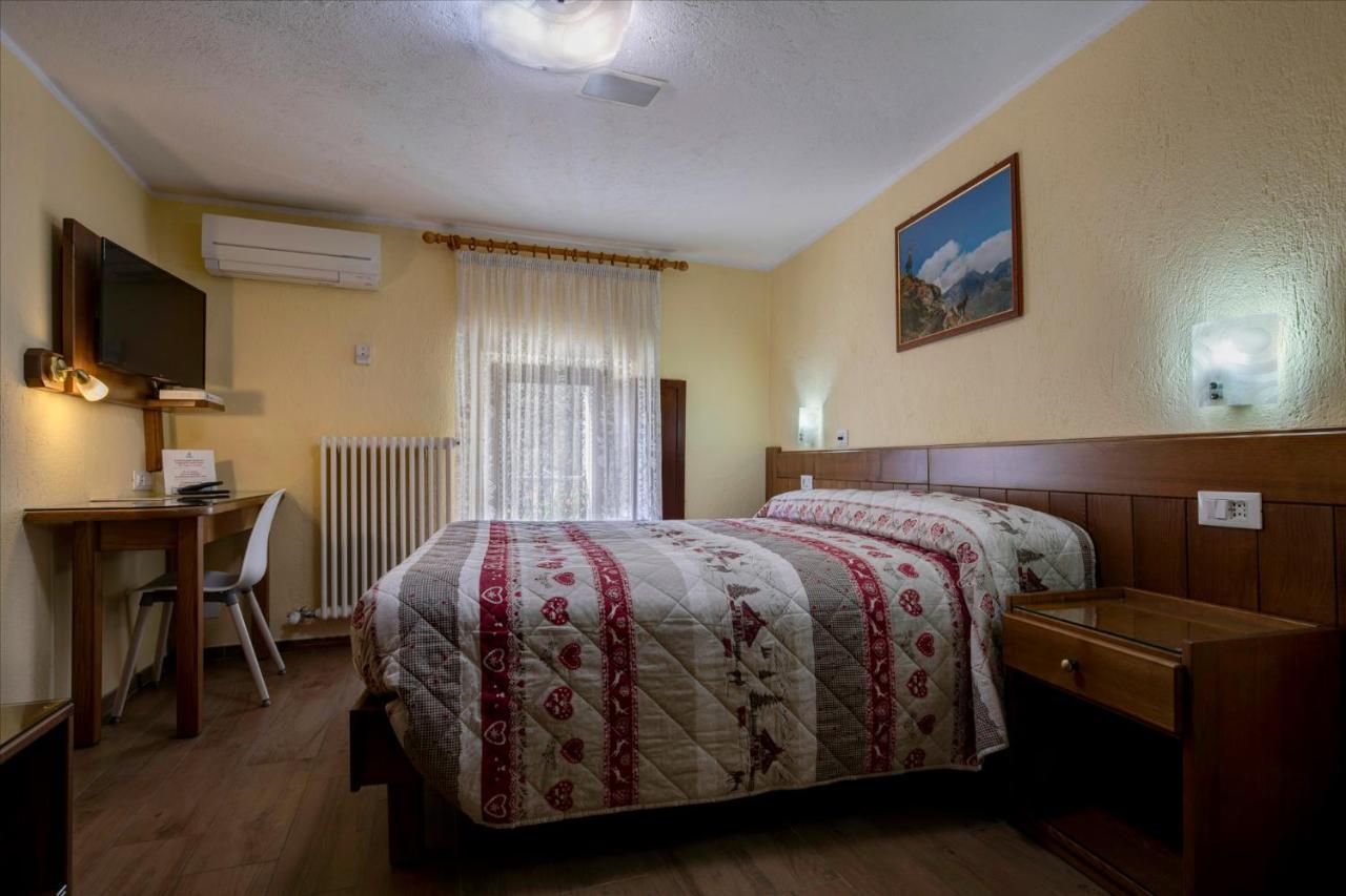 Hotel Cecchin Аоста Екстер'єр фото