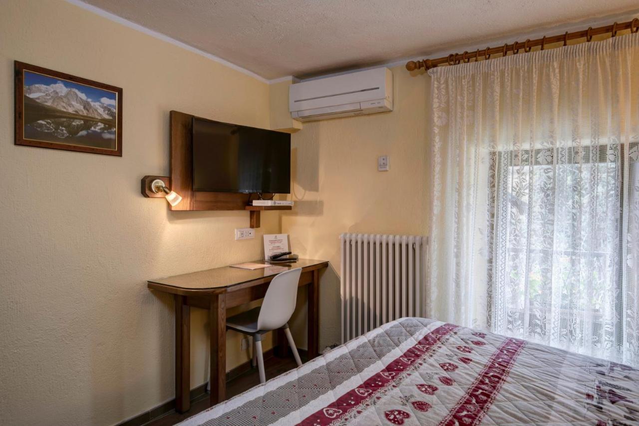 Hotel Cecchin Аоста Екстер'єр фото