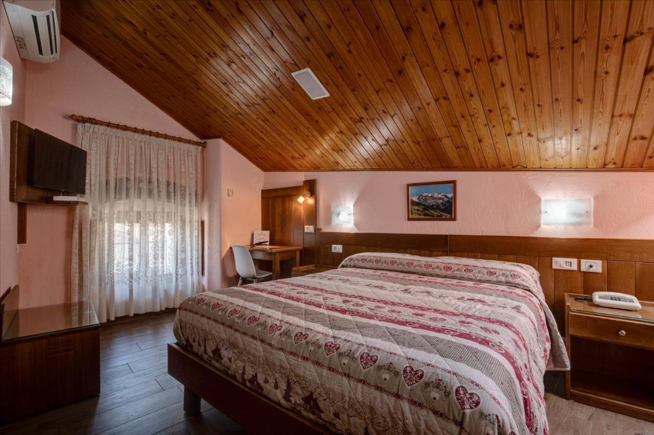 Hotel Cecchin Аоста Екстер'єр фото