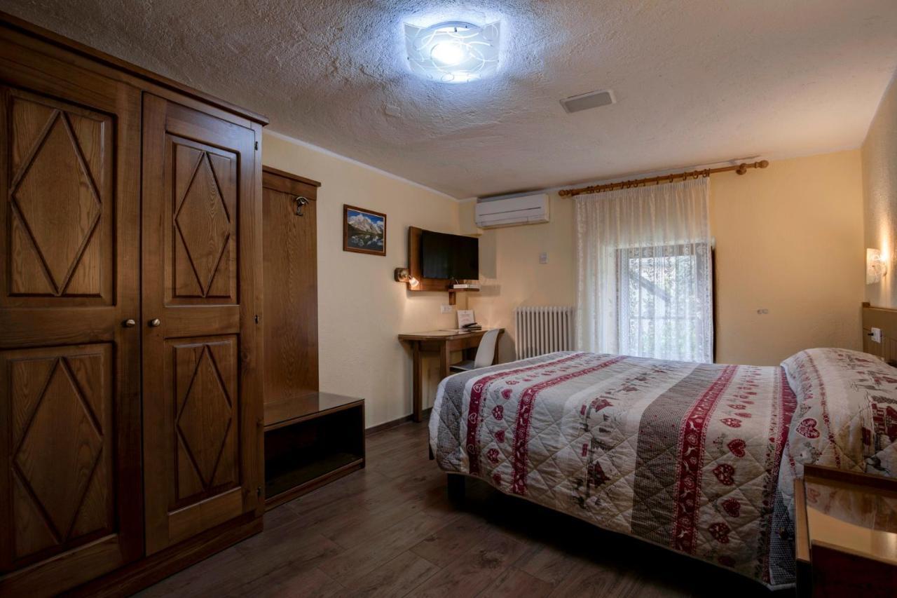 Hotel Cecchin Аоста Екстер'єр фото