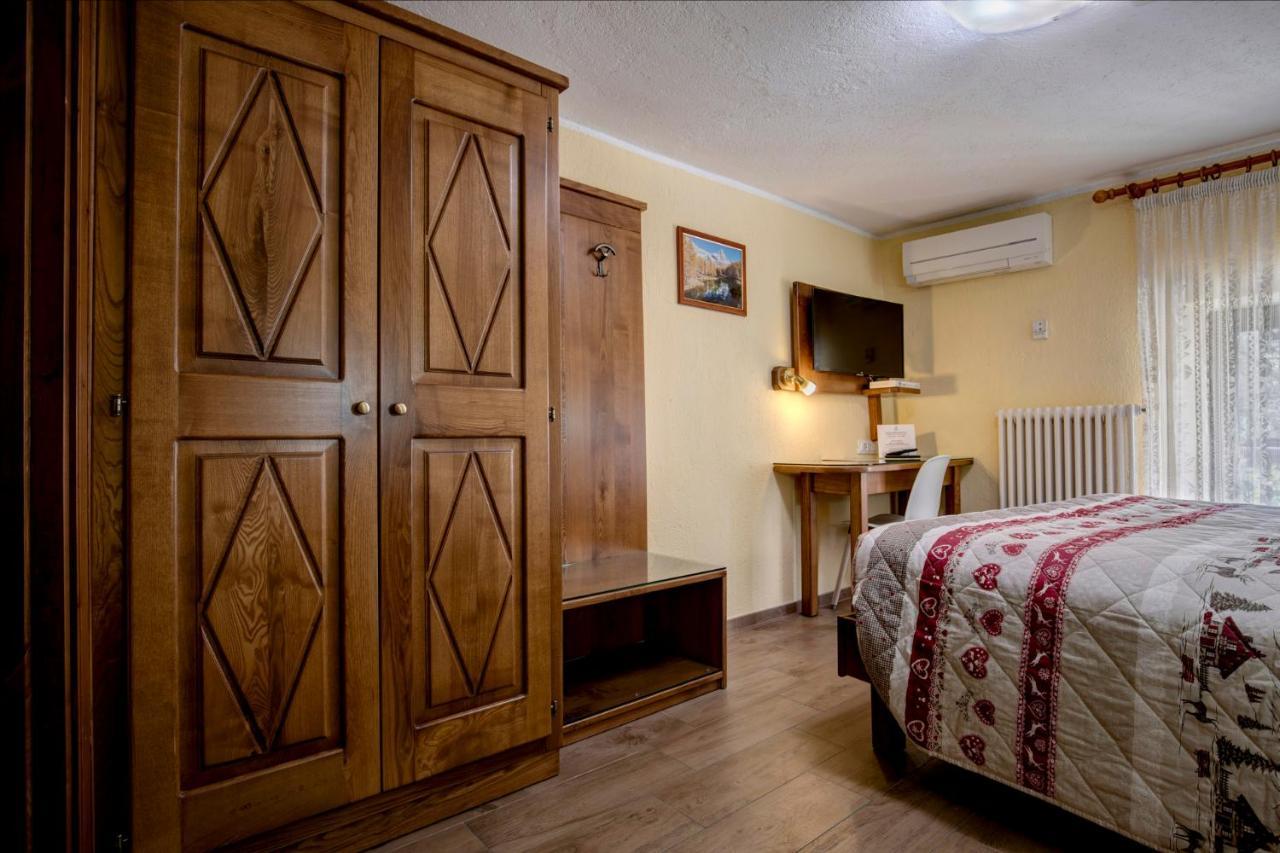 Hotel Cecchin Аоста Екстер'єр фото