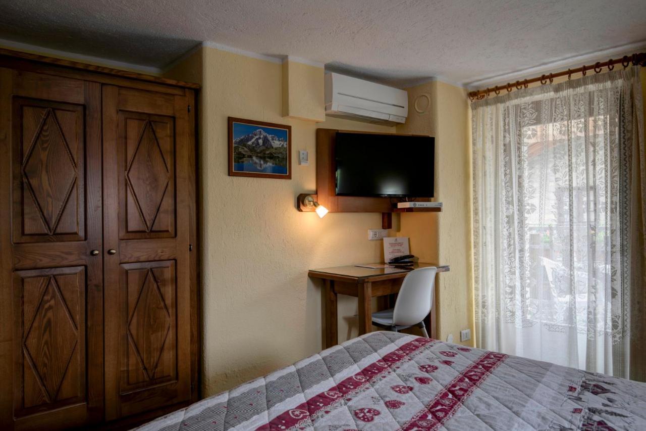 Hotel Cecchin Аоста Екстер'єр фото