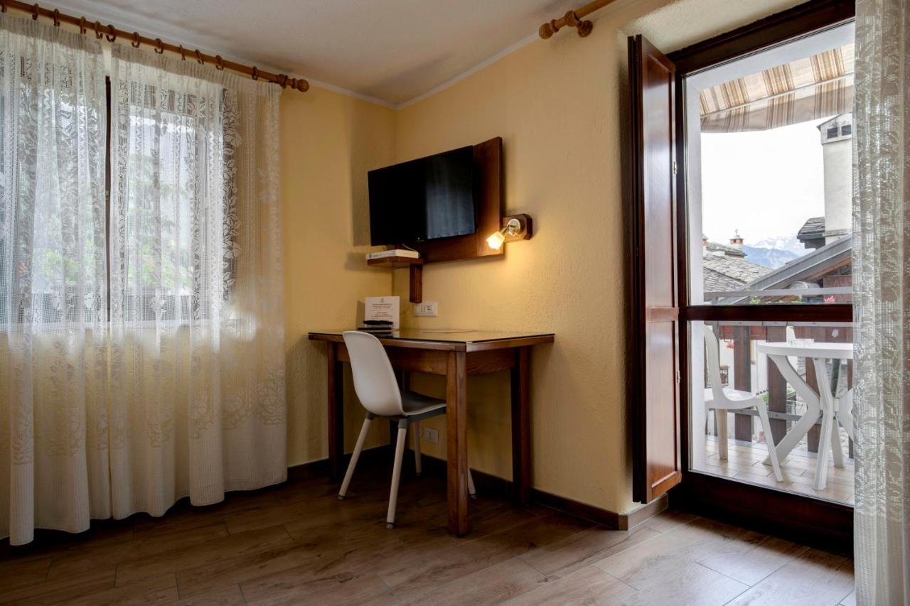 Hotel Cecchin Аоста Екстер'єр фото