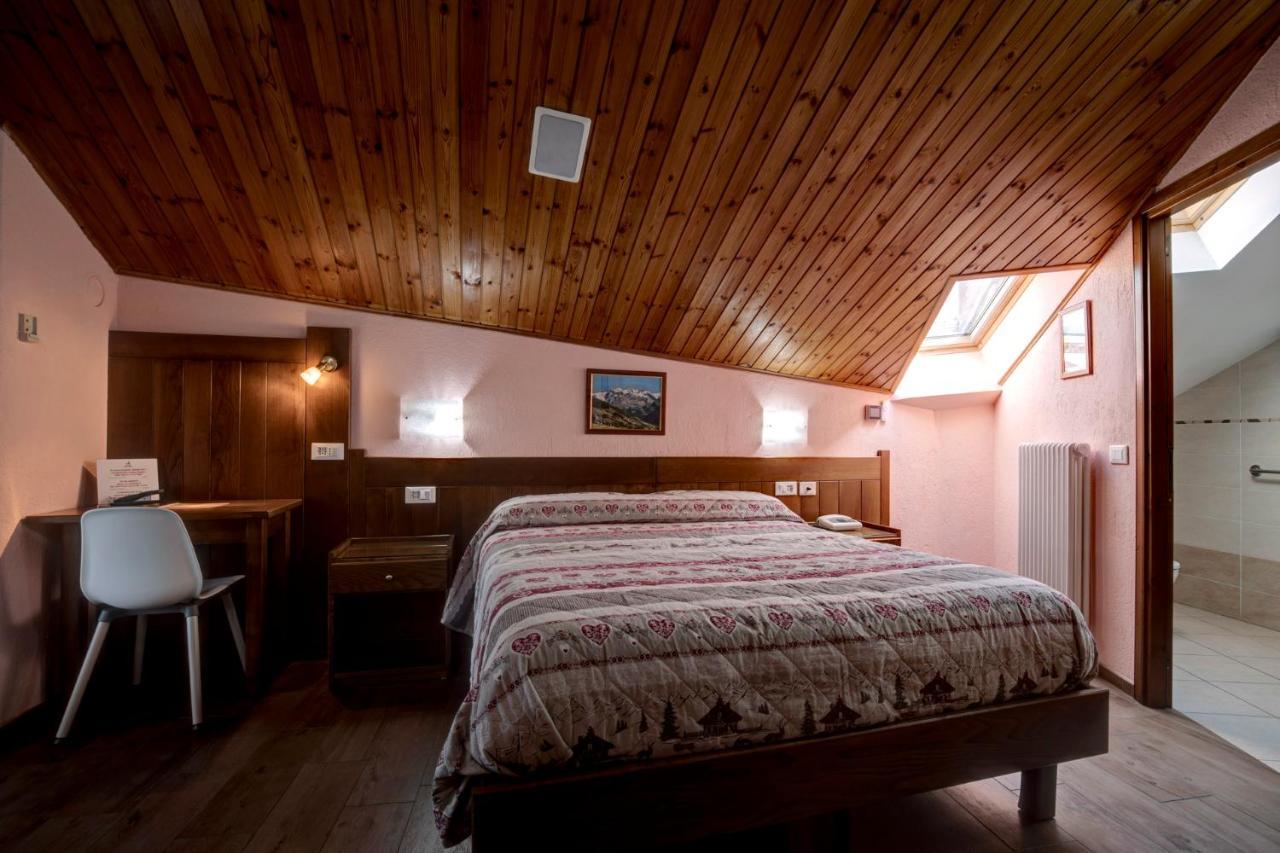 Hotel Cecchin Аоста Екстер'єр фото
