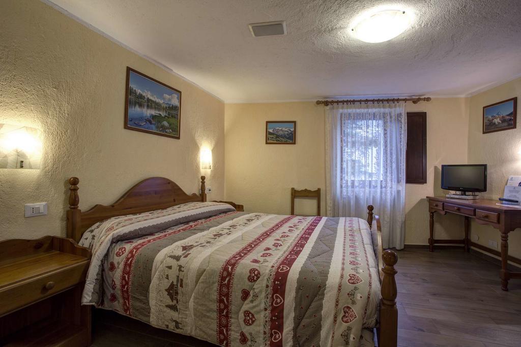 Hotel Cecchin Аоста Екстер'єр фото