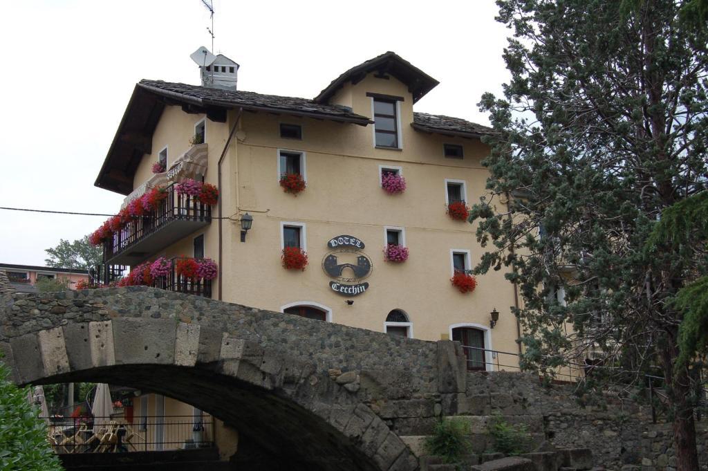 Hotel Cecchin Аоста Екстер'єр фото