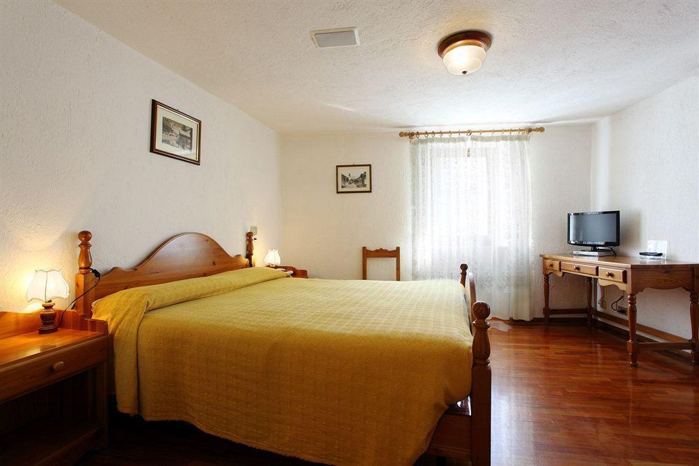 Hotel Cecchin Аоста Екстер'єр фото