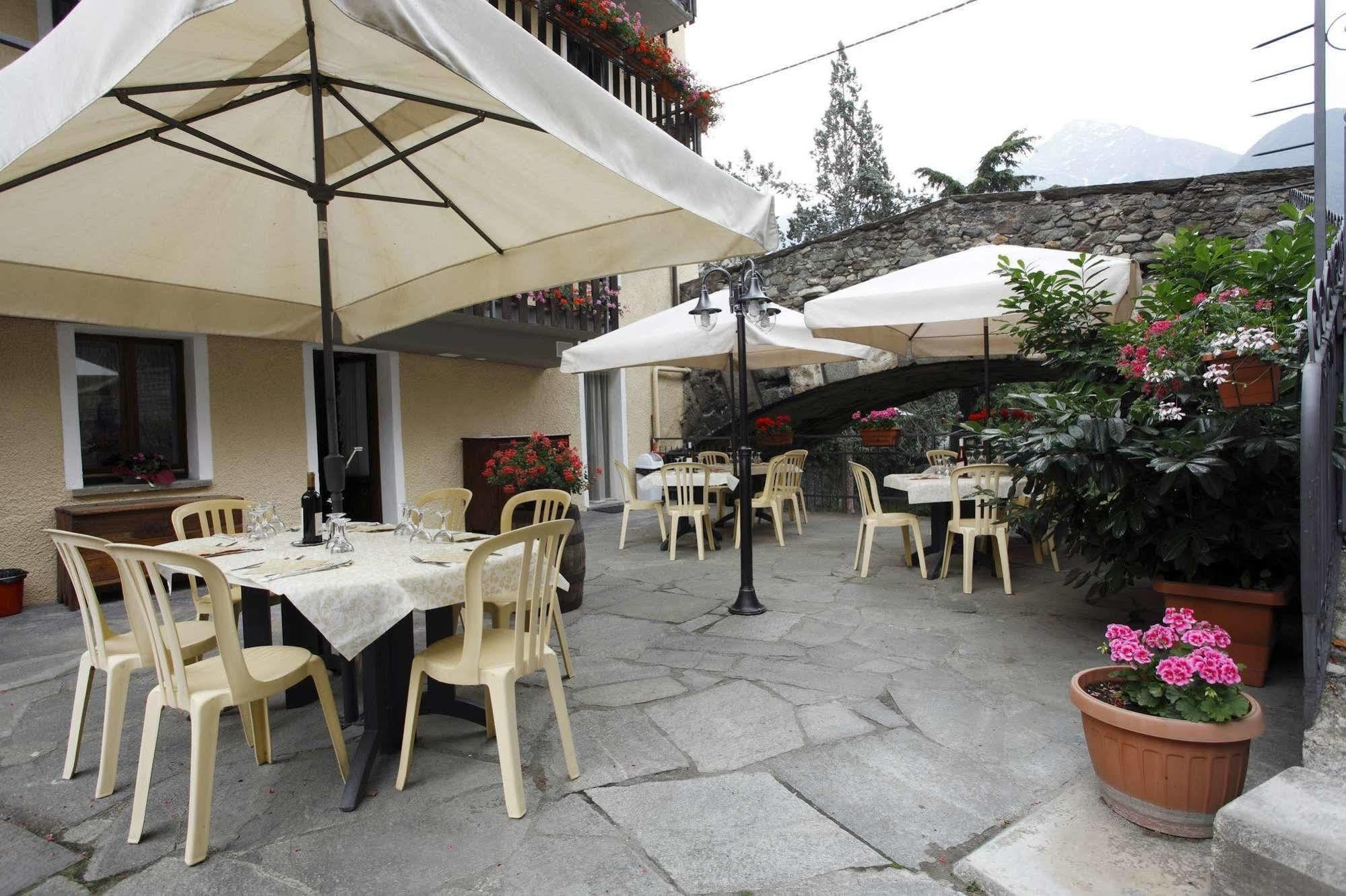 Hotel Cecchin Аоста Екстер'єр фото