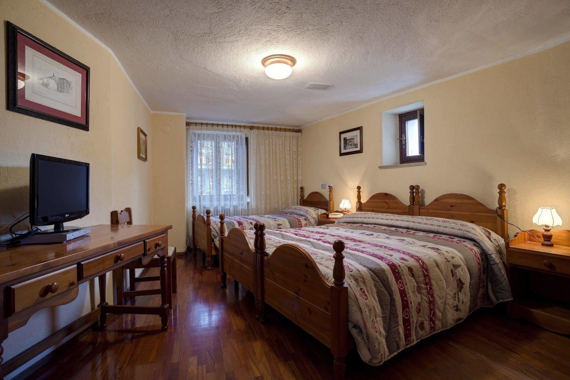 Hotel Cecchin Аоста Екстер'єр фото