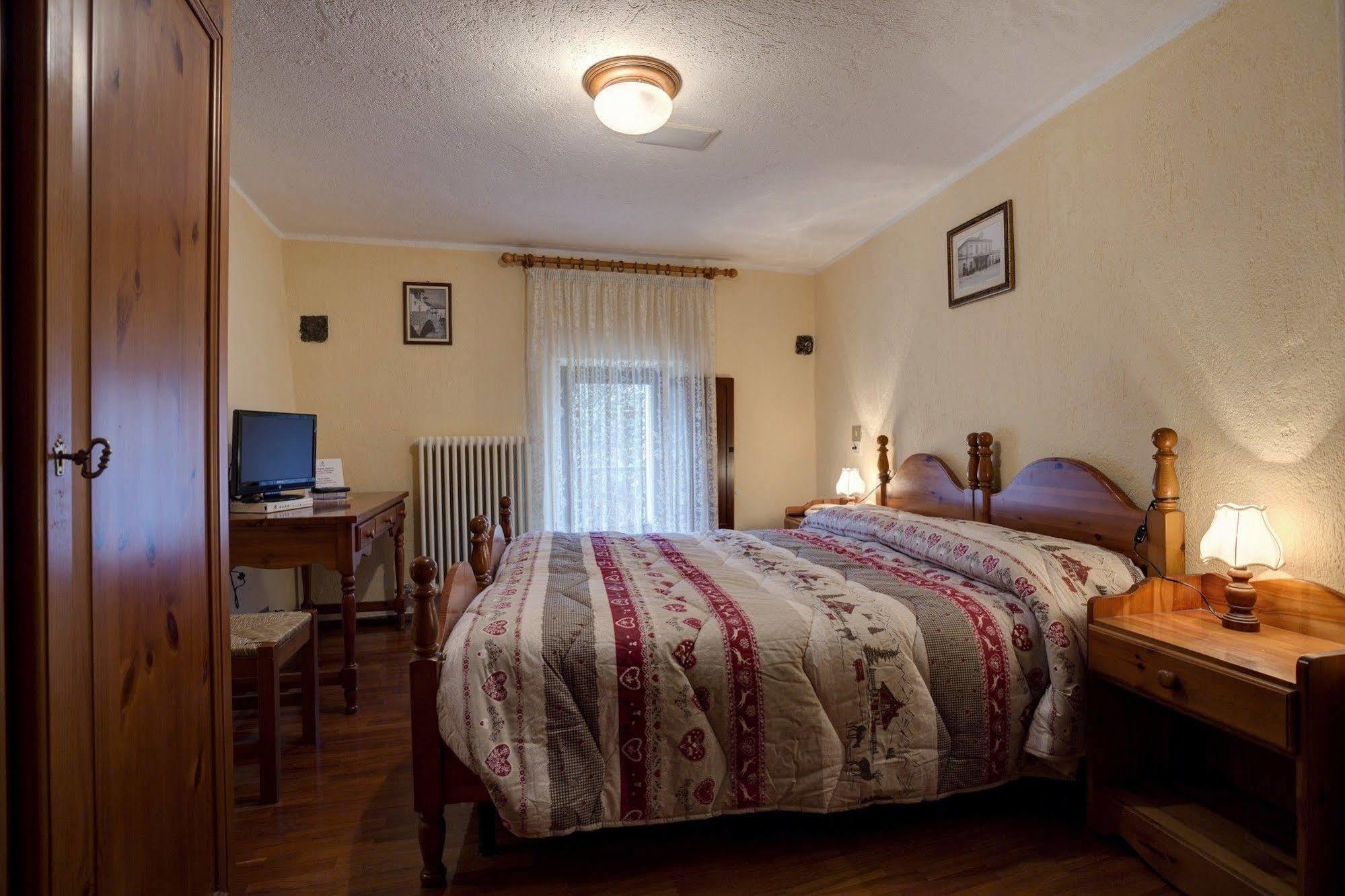 Hotel Cecchin Аоста Екстер'єр фото