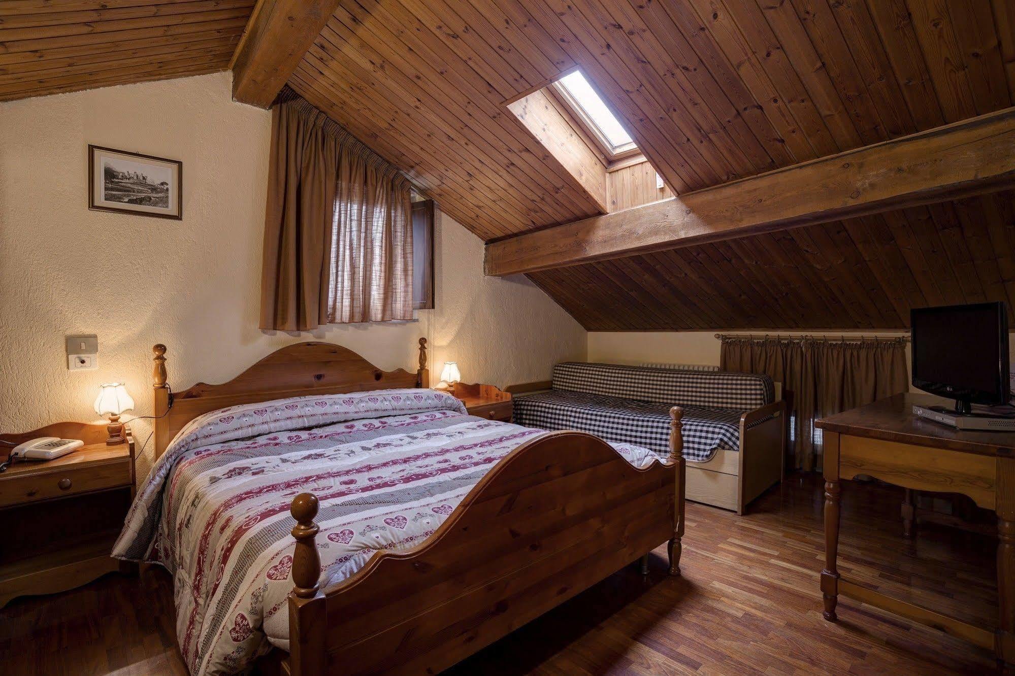 Hotel Cecchin Аоста Екстер'єр фото