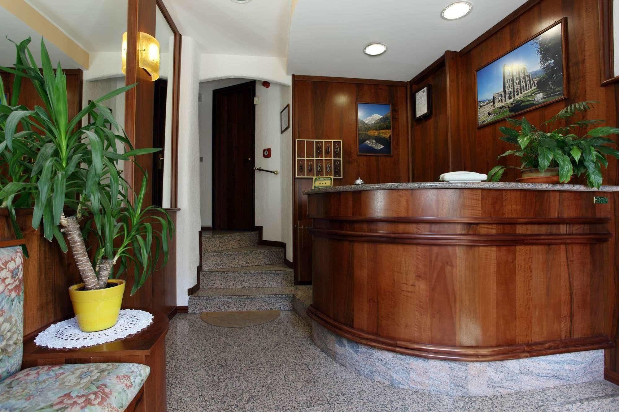 Hotel Cecchin Аоста Екстер'єр фото